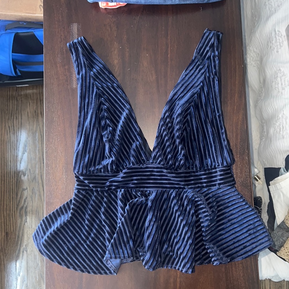 Urban Outfitters Womens Large Top